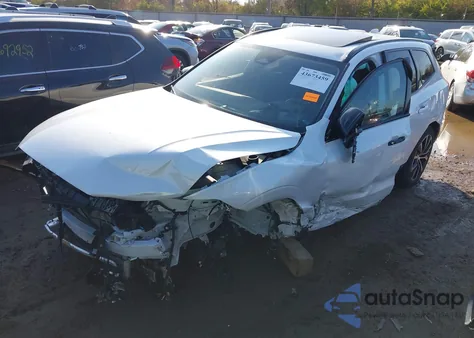 2025 Volvo Xc60 B5 Plus z USA, uszkodzony, nr VIN YV4M12RC1S1056501